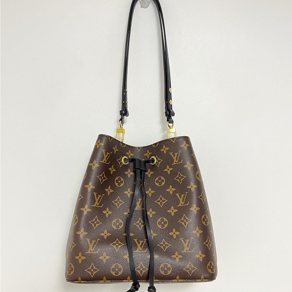 Louis Vuitton Black Monogram Neonoe MM Handbag - Picture 16 of 16